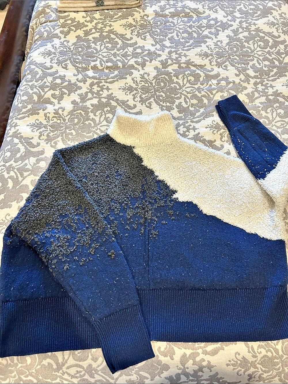 lululemon Alpine Air Mock Neck Sweater Blue & White Medium